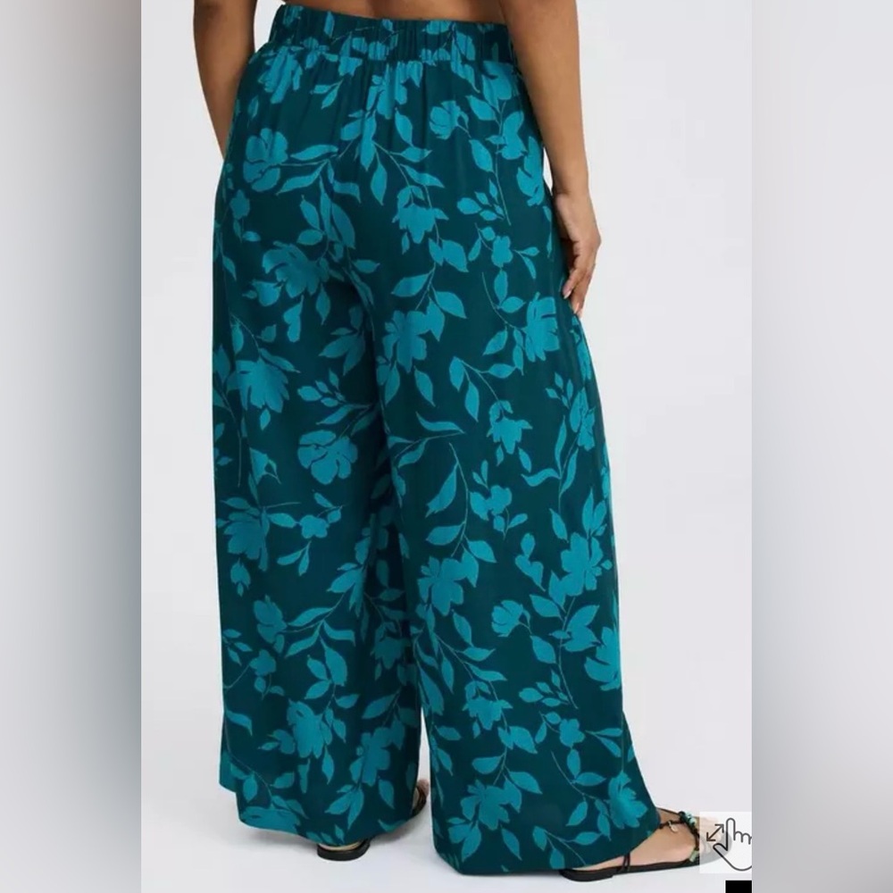 Torrid High-Rise Pull-On Challis Wide Leg Pant - Picture 10 of 11